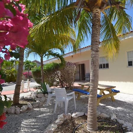 Relex Villa With Private Pool Willemstad Exterior photo