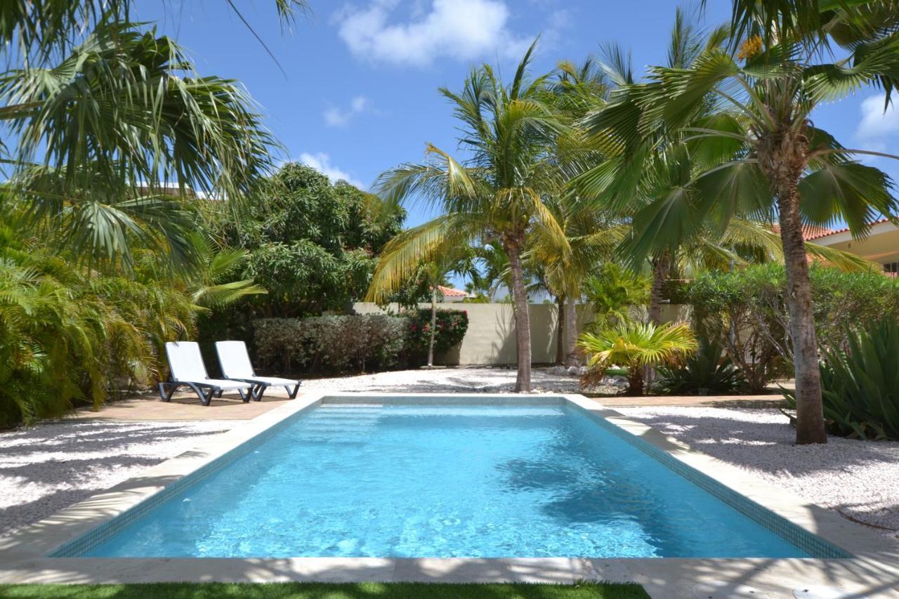 Relex Villa With Private Pool Willemstad Exterior photo